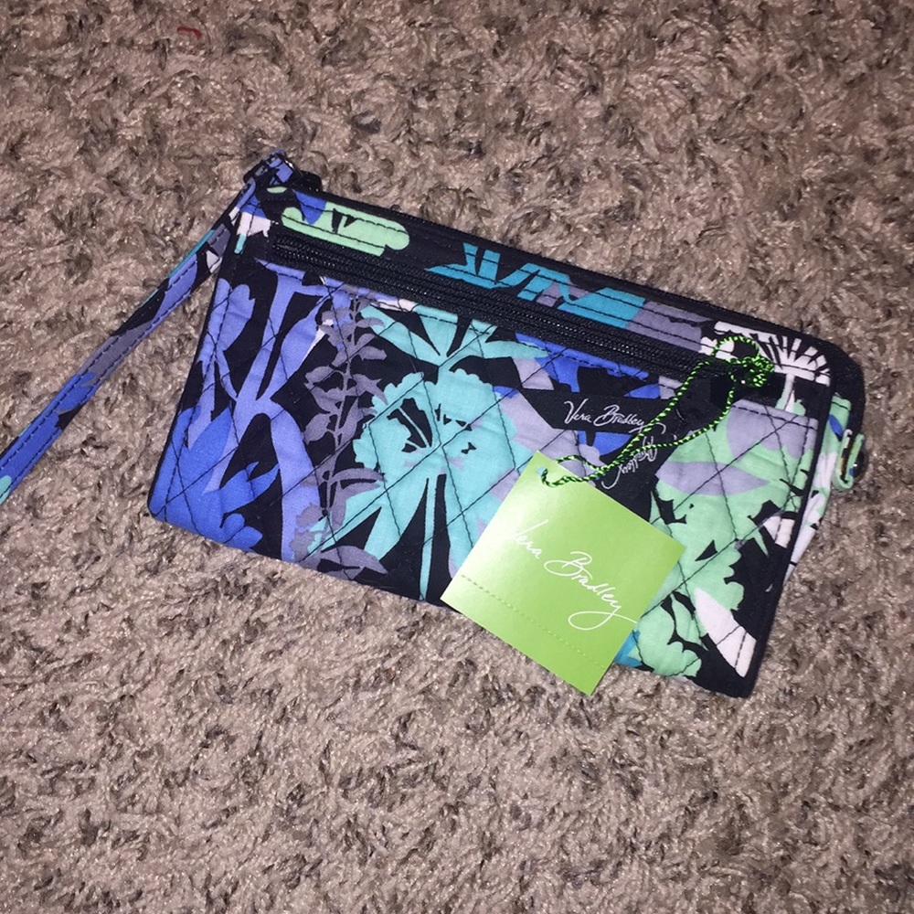 SOLD NWT Vera Bradley Wristlet Clutch Purse